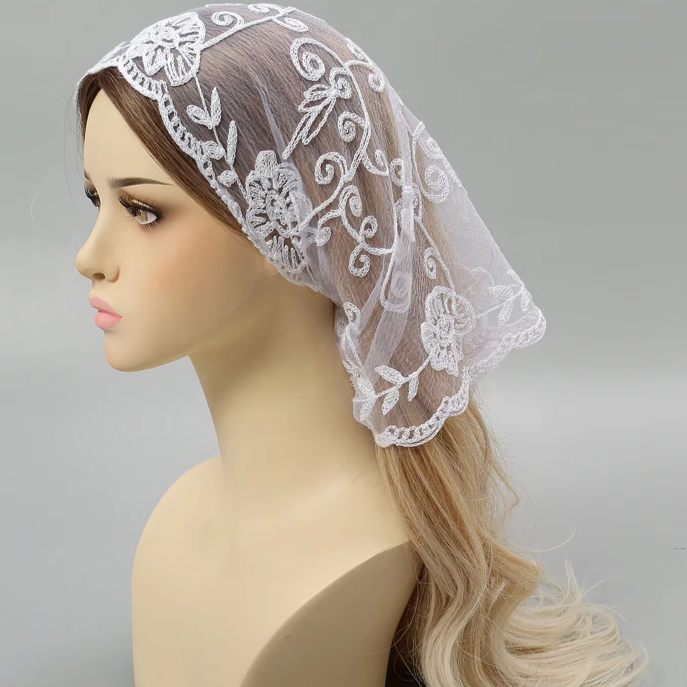 Écharpe brodée pour châle d'église avec franges espagnoles, voile chrétien, dentelle de mantille espagnole, mouchoir floral pour femme