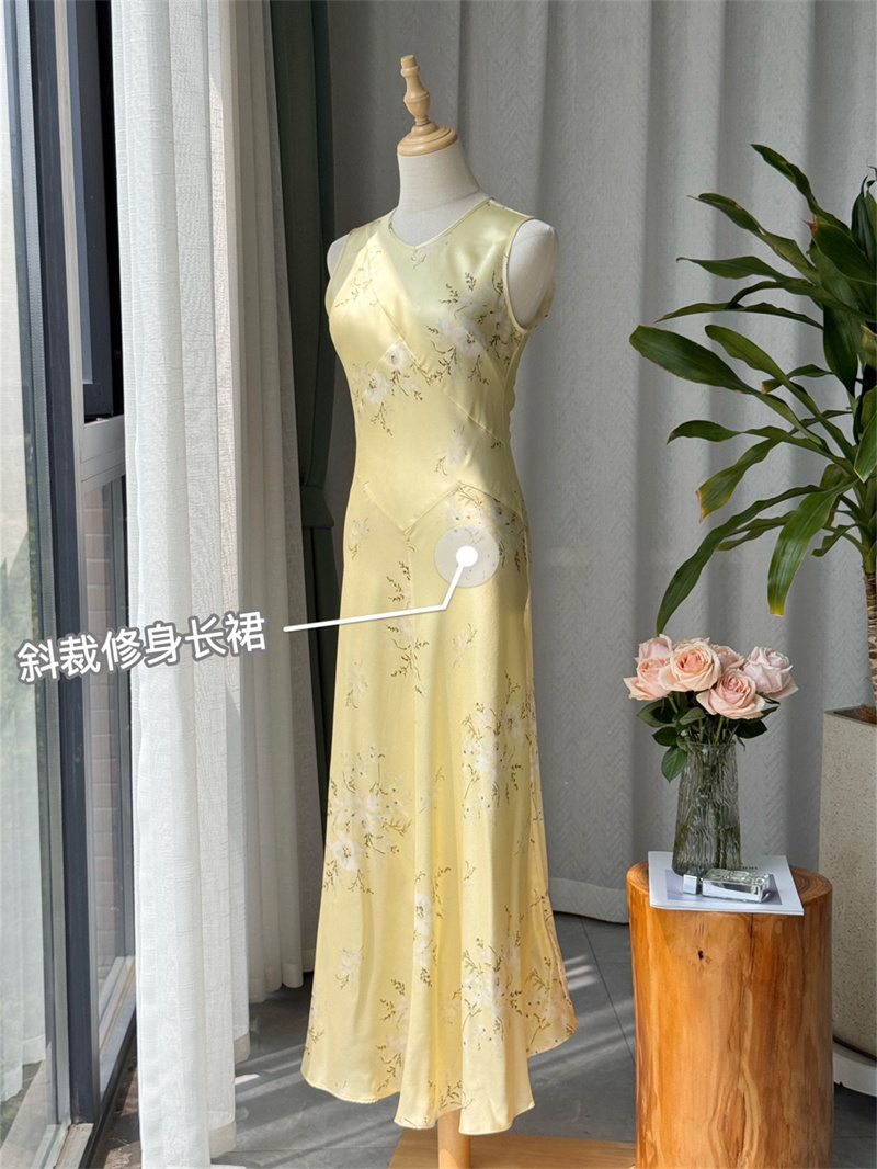 Robe en satin à imprimé floral 100% soie pour femmes, nouvelle collection été, col en V, sans manches, coupe ajustée, jaune, robe midi style A
