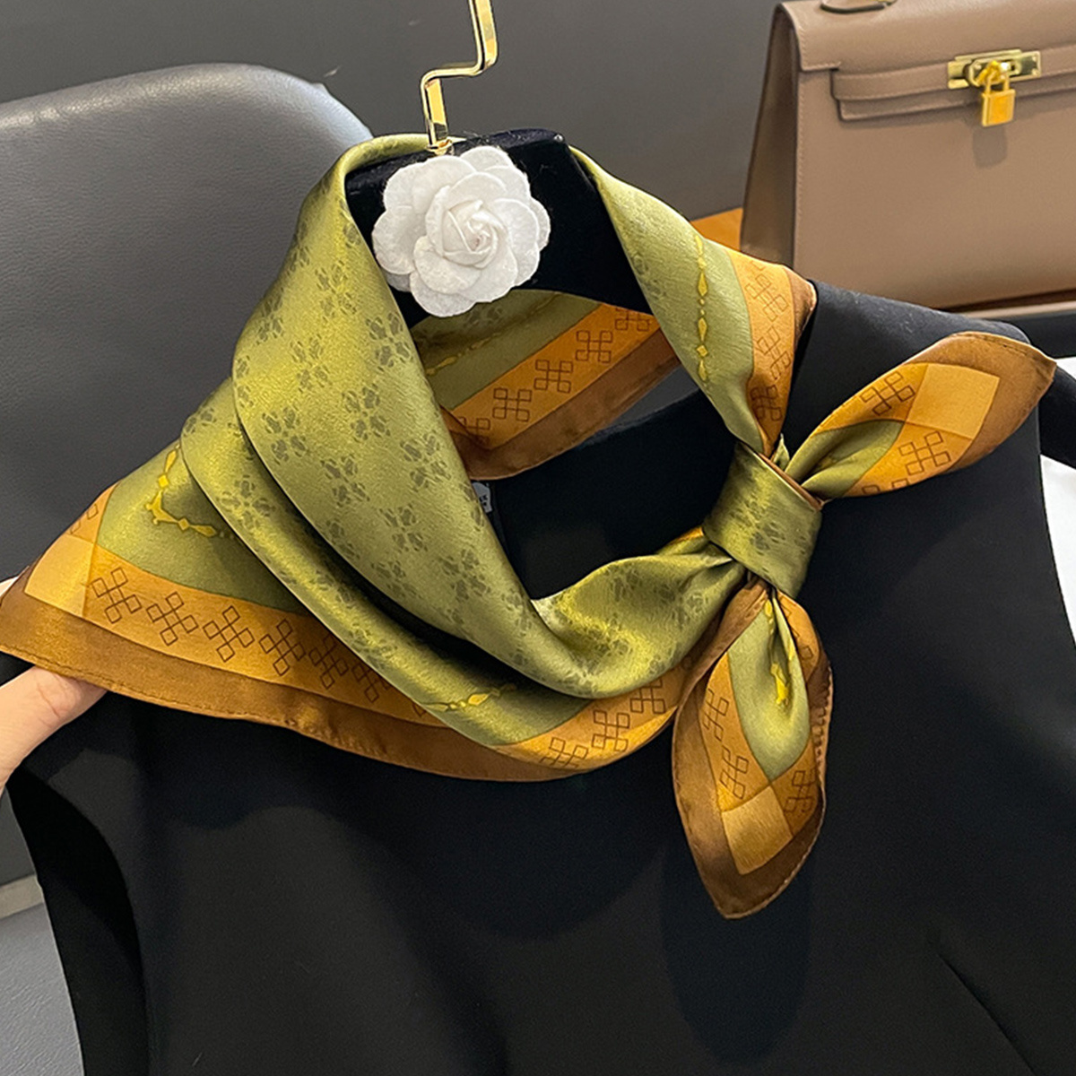 Foulard carré imprimé vert foncé, motif Floral uni, foulard Simple en Imitation soie, Bandana élégant pour femmes, foulard de tête