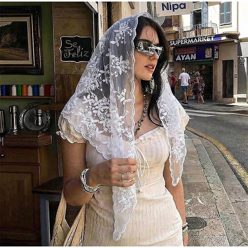 Écharpe triangulaire en dentelle style plage française pour femmes et jeunes filles, protection solaire, accessoire pour cheveux printemps-été, hijab musulman vintage pour femme