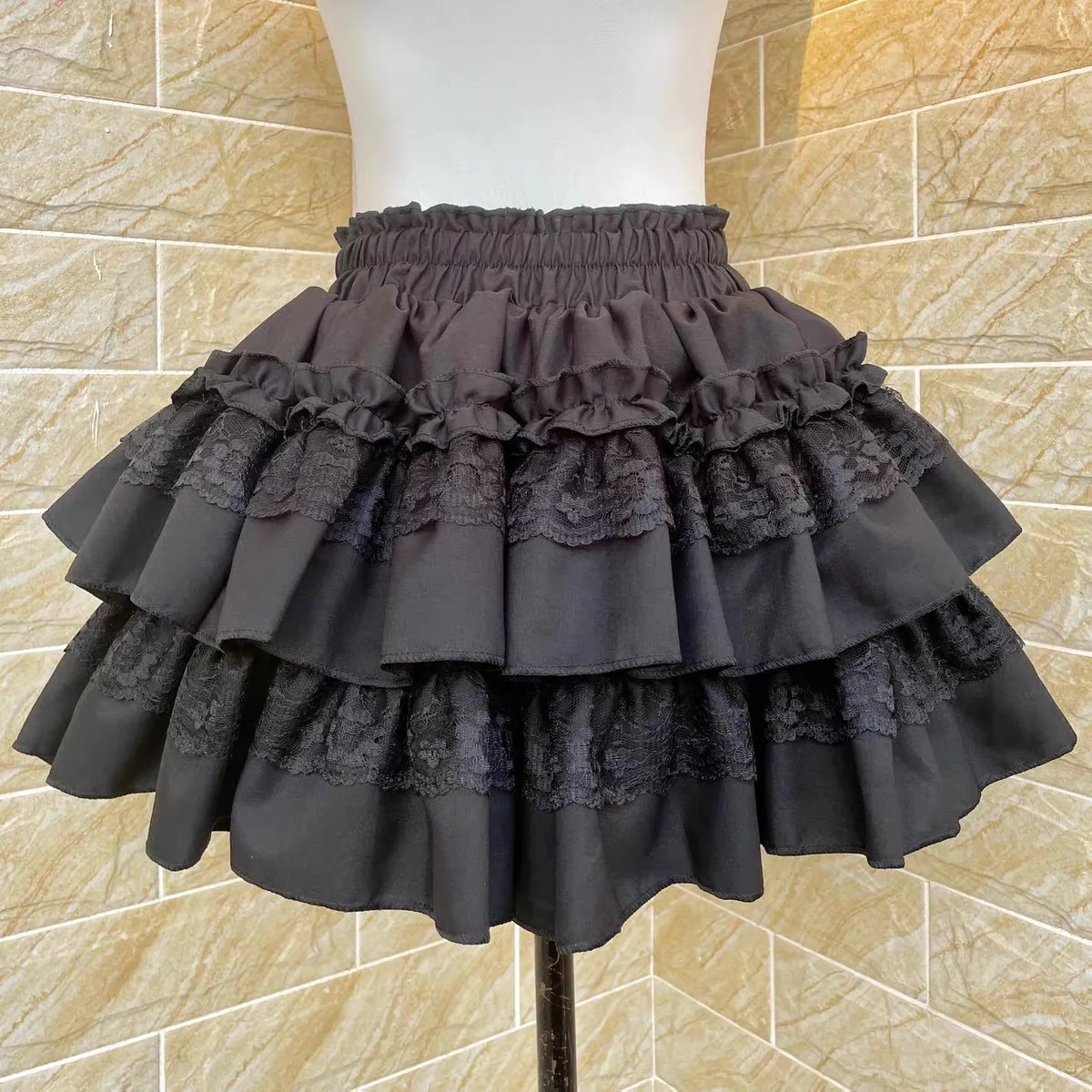 Mini-jupe noire pour femme, jupe-short à volants superposés avec bordure en dentelle, avec short intégré, style Shoujo Girl Coquette Balletcore, été