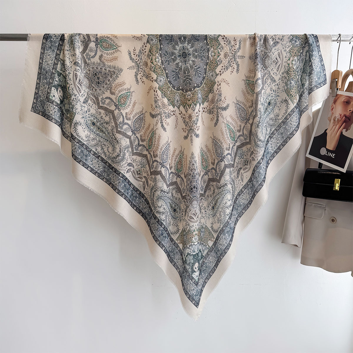 Écharpes de plage 130*130cm, grand châle pour femmes, écharpe de luxe à imprimé paisley, respirante pour l'été et le printemps, hijab élégant