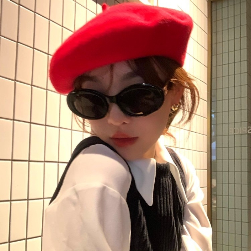 Béret uni en laine chaude Vintage pour femmes et filles, bonnet d'artiste à la mode, noir et rouge, chapeau solide décontracté, bérets de citrouille rétro, hiver