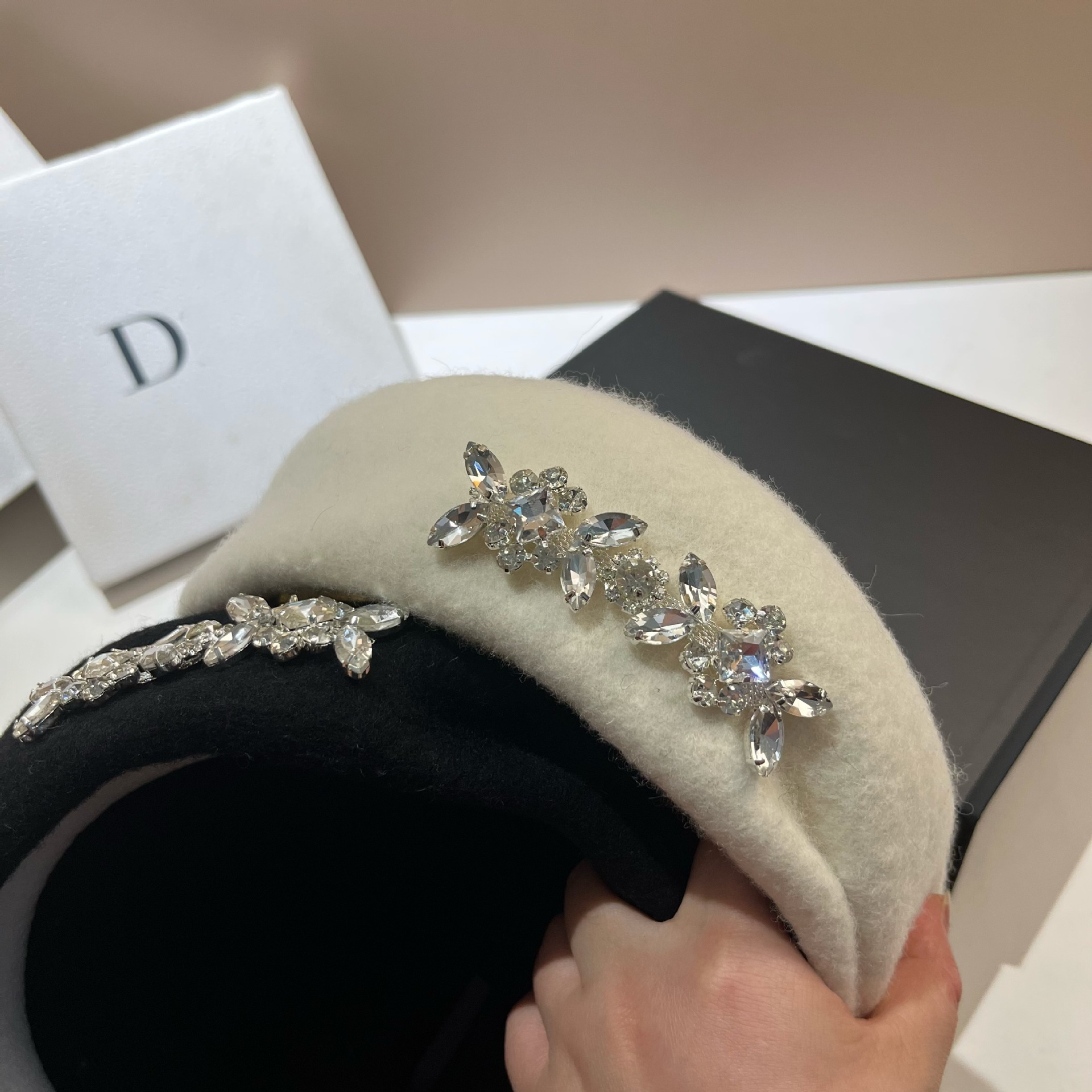 Béret en laine avec biscuits pour femme, bonnet chaud pour femme, chapeau de peintre français, feutre polyvalent pour fille, luxe, extérieur, hiver