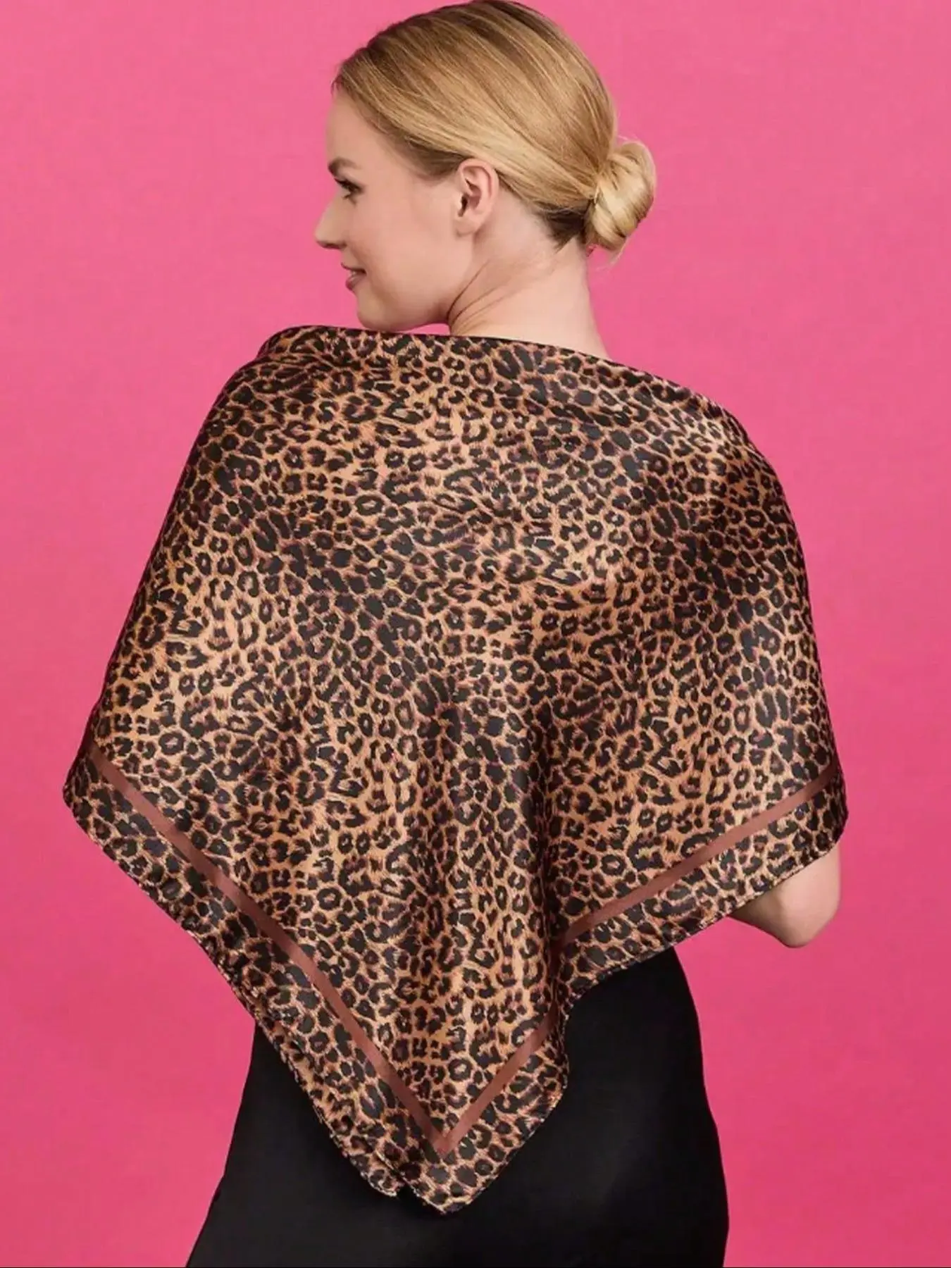 Écharpe en satin à imprimé floral élégante pour femmes, nouveau style, châle doux et confortable, foulard polyvalent décontracté