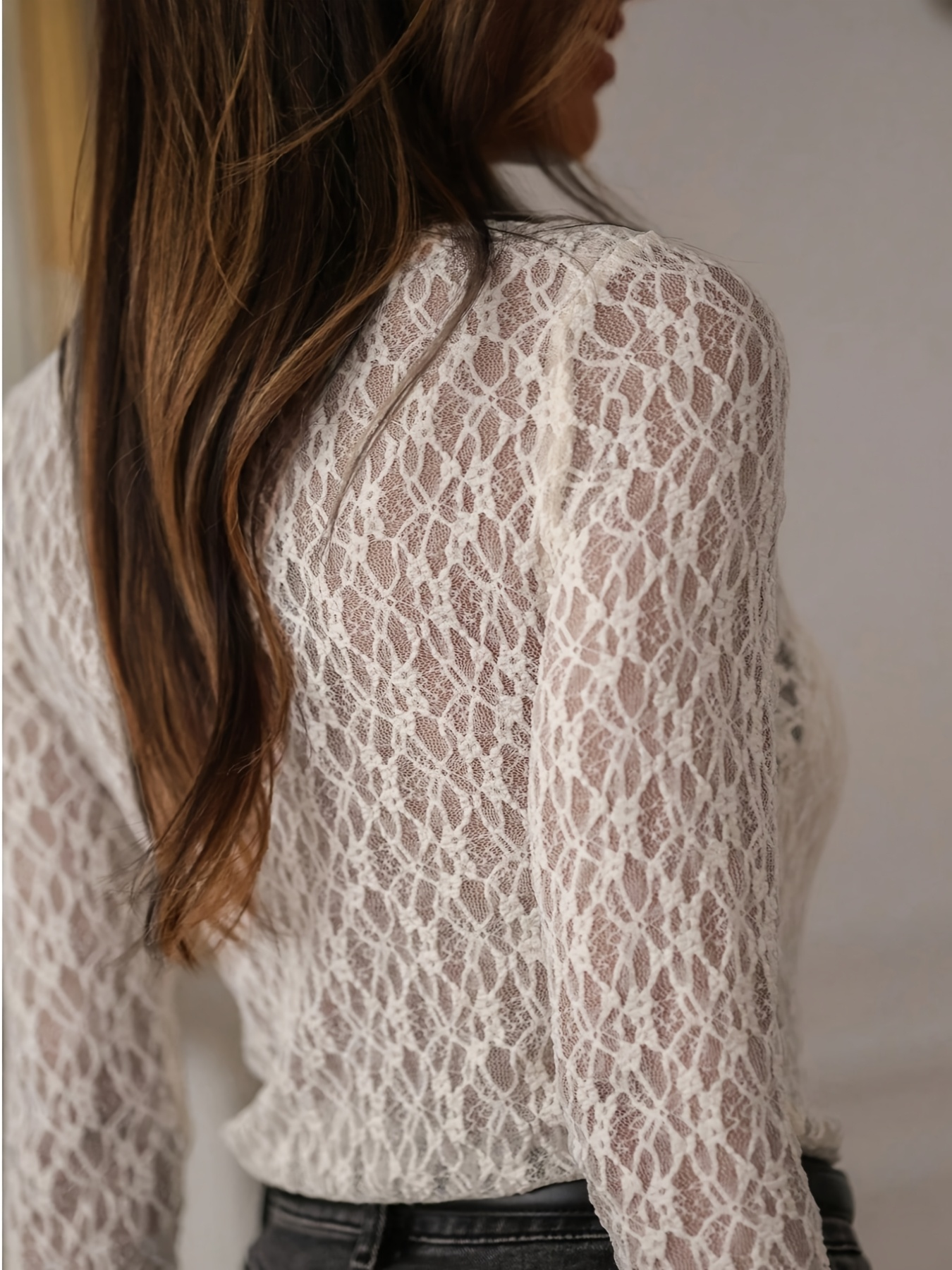 Chemise à col haut en dentelle de style français pour femmes, haut en dentelle transparent à manches longues et coupe ajustée