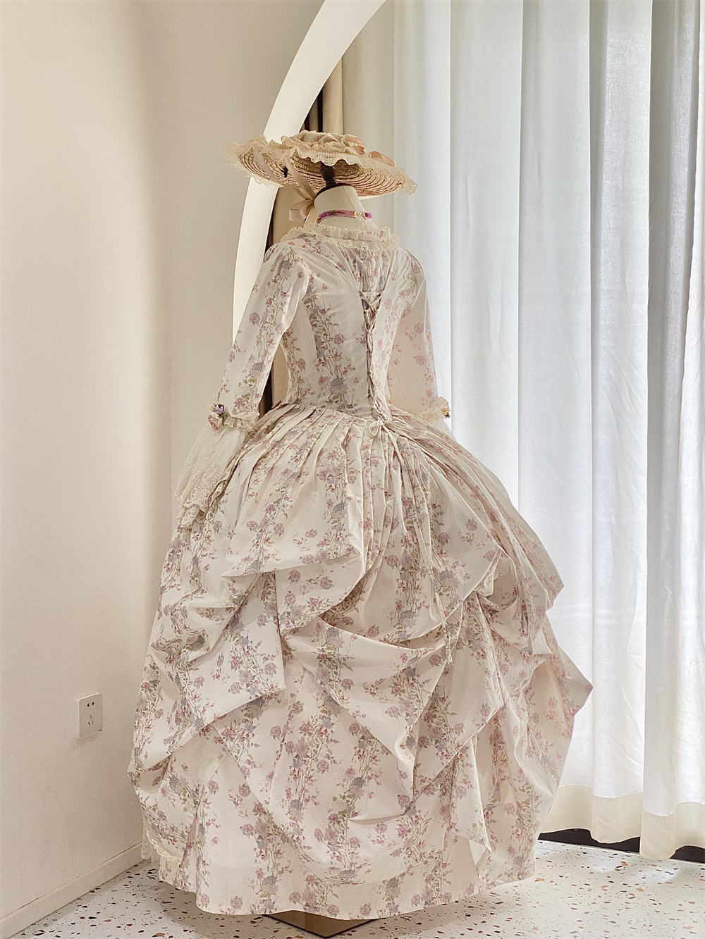 Robe A La Francaise Robe Rococo 18ème siècle victorien dame cour royale reine Marie Antoinette Costume duchesse Robe Robe de bal