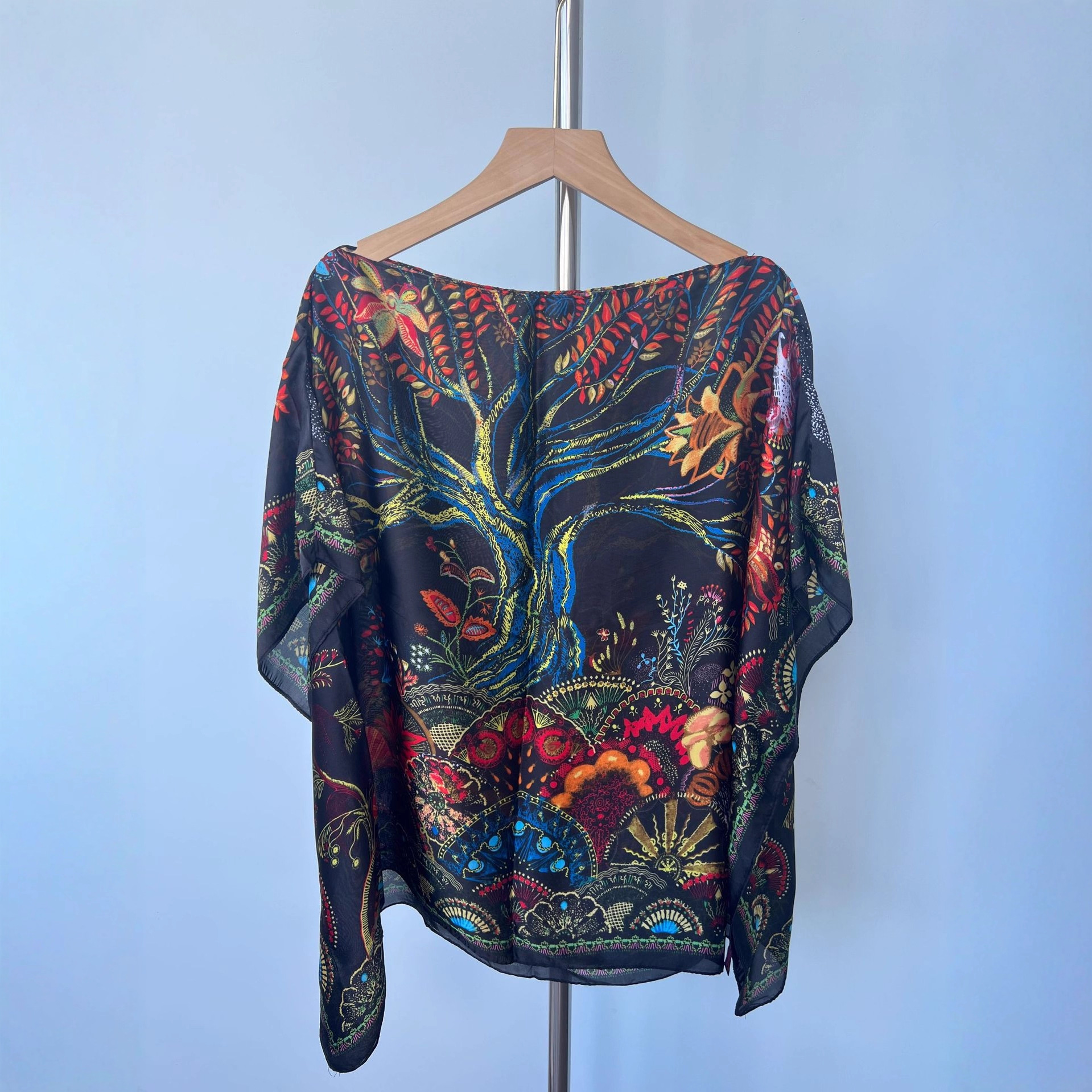 Nouveau châle de voyage en satin de soie pour femme, à manches courtes, élégant, protection solaire, cardigan ouvert en polyester tissé pour le quotidien