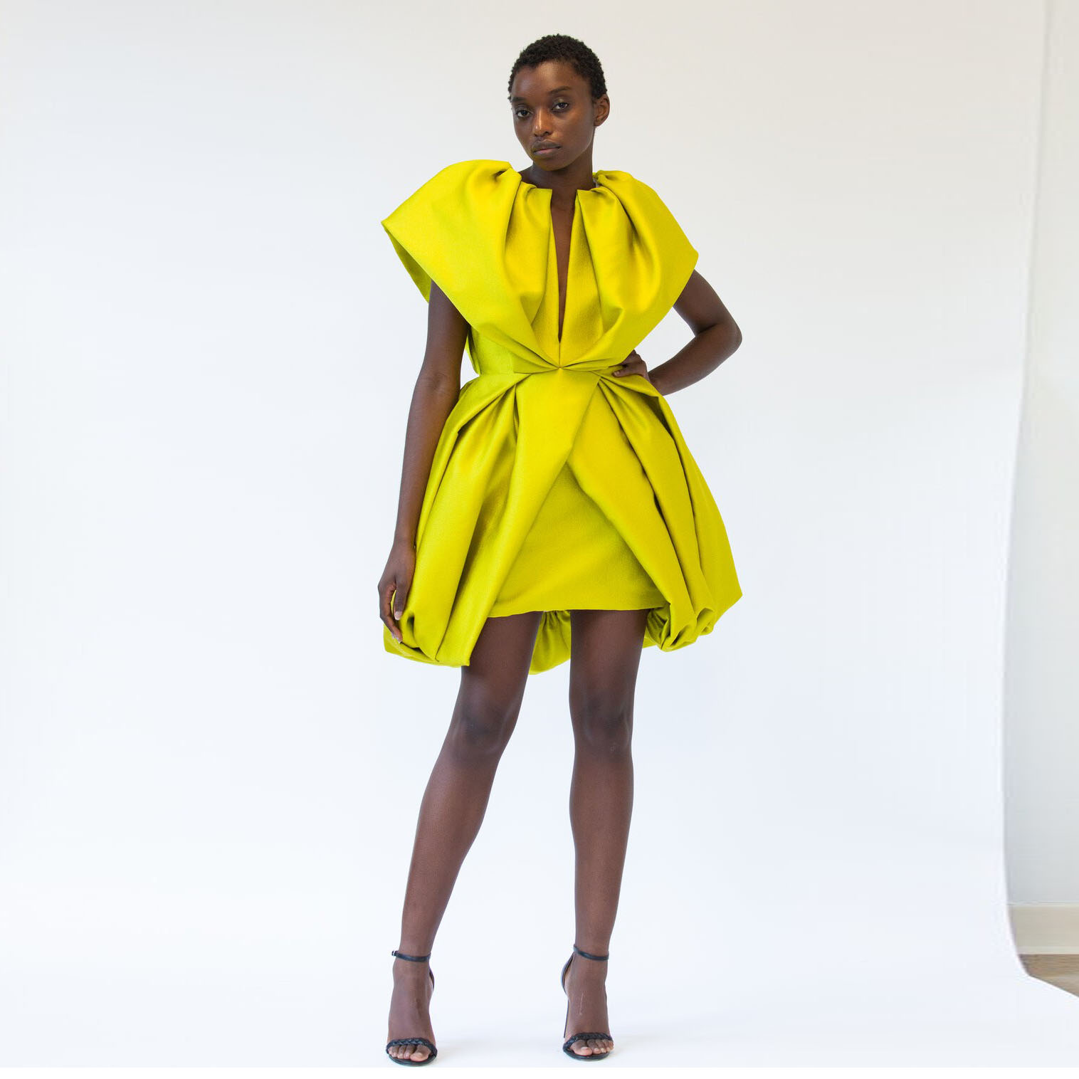 Robe Courte en Satin à Manches Courtes Bouffantes pour Femme, Mini Maxi Plissée, Tenue de ixd'Anniversaire, Nouvelle Couture