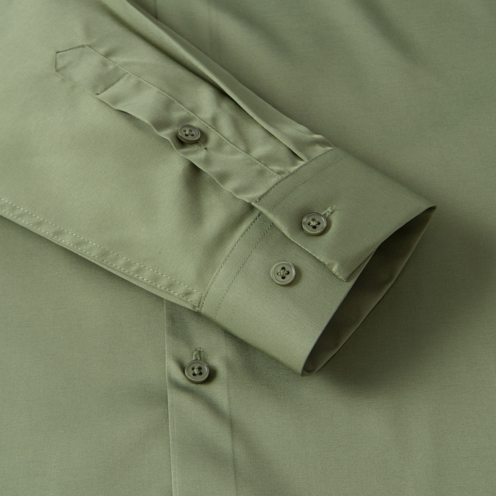 Chemise élégante à manches longues pour hommes, couleur unie, sensation de soie, légèrement extensible, parfaite pour les occasions formelles et les événements décontractés du week-end