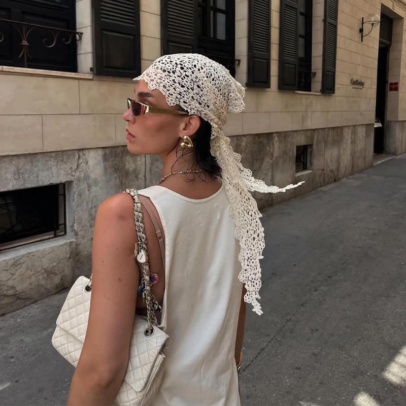 Bandana en dentelle florale pour femme, foulard de plage, de soirée ou formel, accessoire de cheveux polyvalent pour tenues bohèmes d'été et usage quotidien