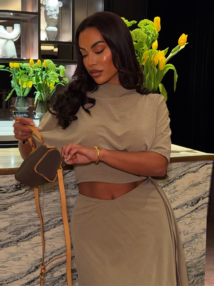 Ensemble élégant chemise asymétrique et jupe pour femme – Chemises unies à manches courtes et col rond, jupes longues taille haute – Tendance automne, costume d'été