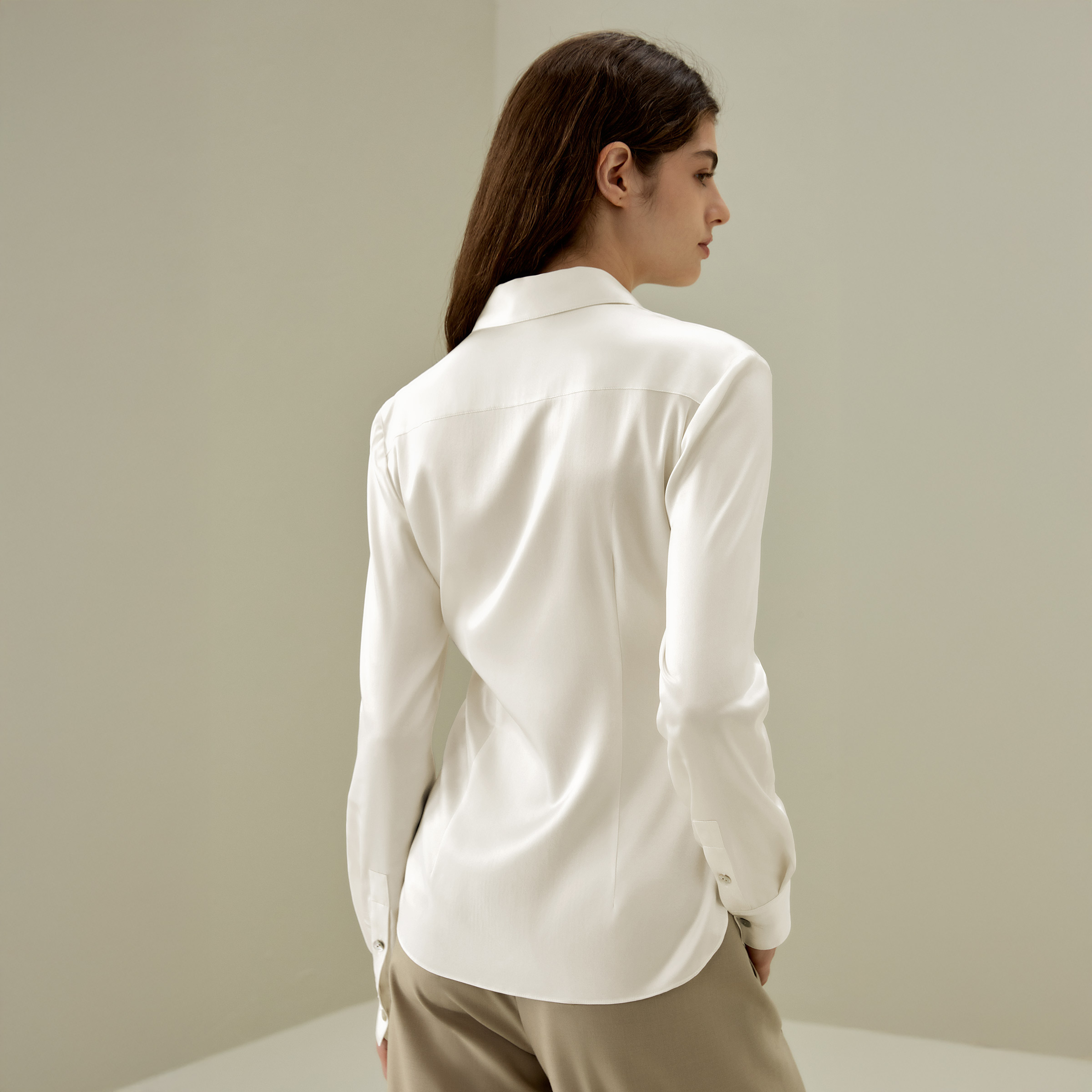 LILYSILK Chemise élégante en soie avec silhouette pour femme, chemisier classique boutonné avec coupe ajustée et manches longues pour un usage quotidien