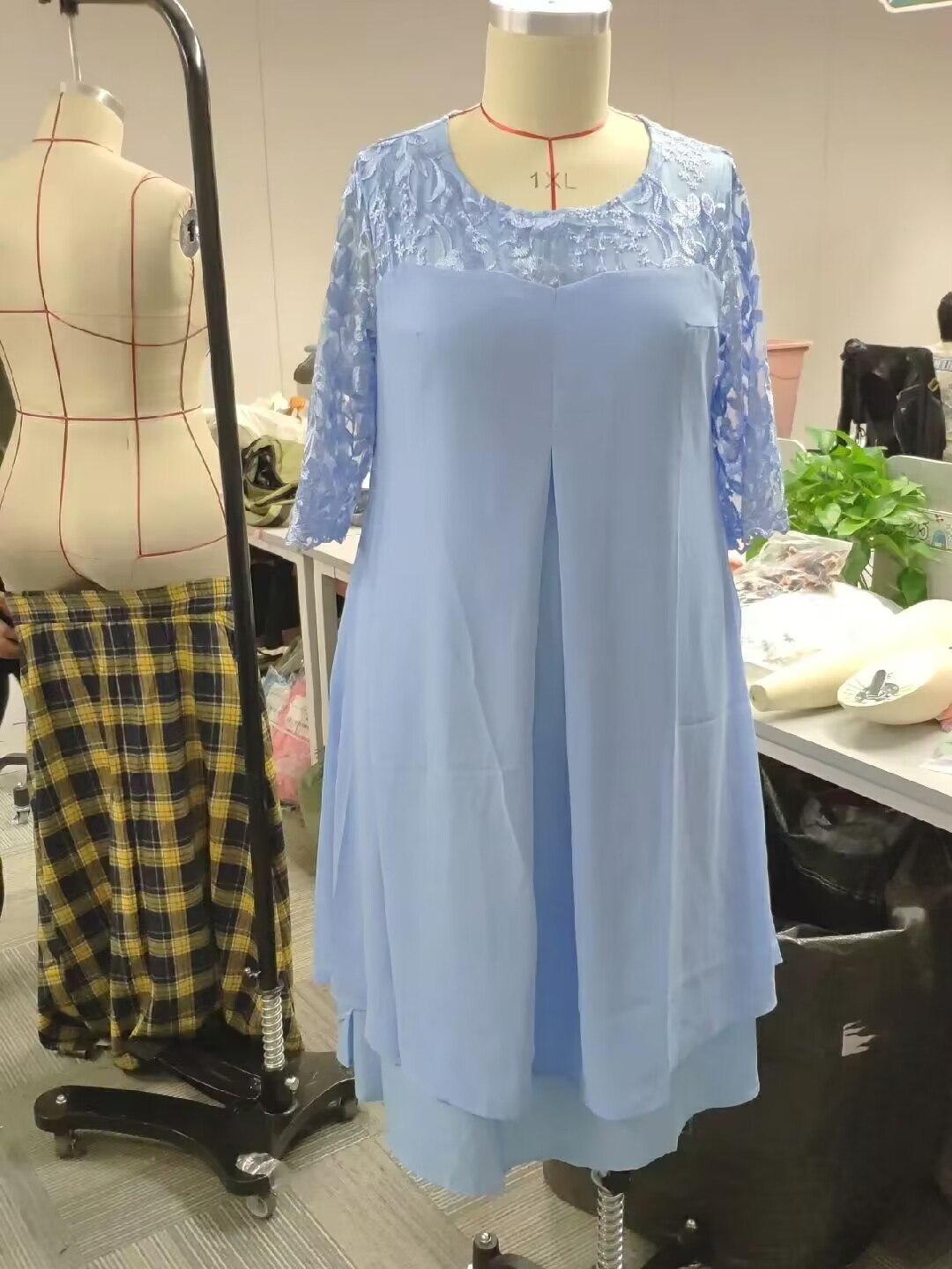 Robe grande taille 2025 mode femmes été broderie florale Patchwork robe de soirée élégante taille courbe femmes vêtements