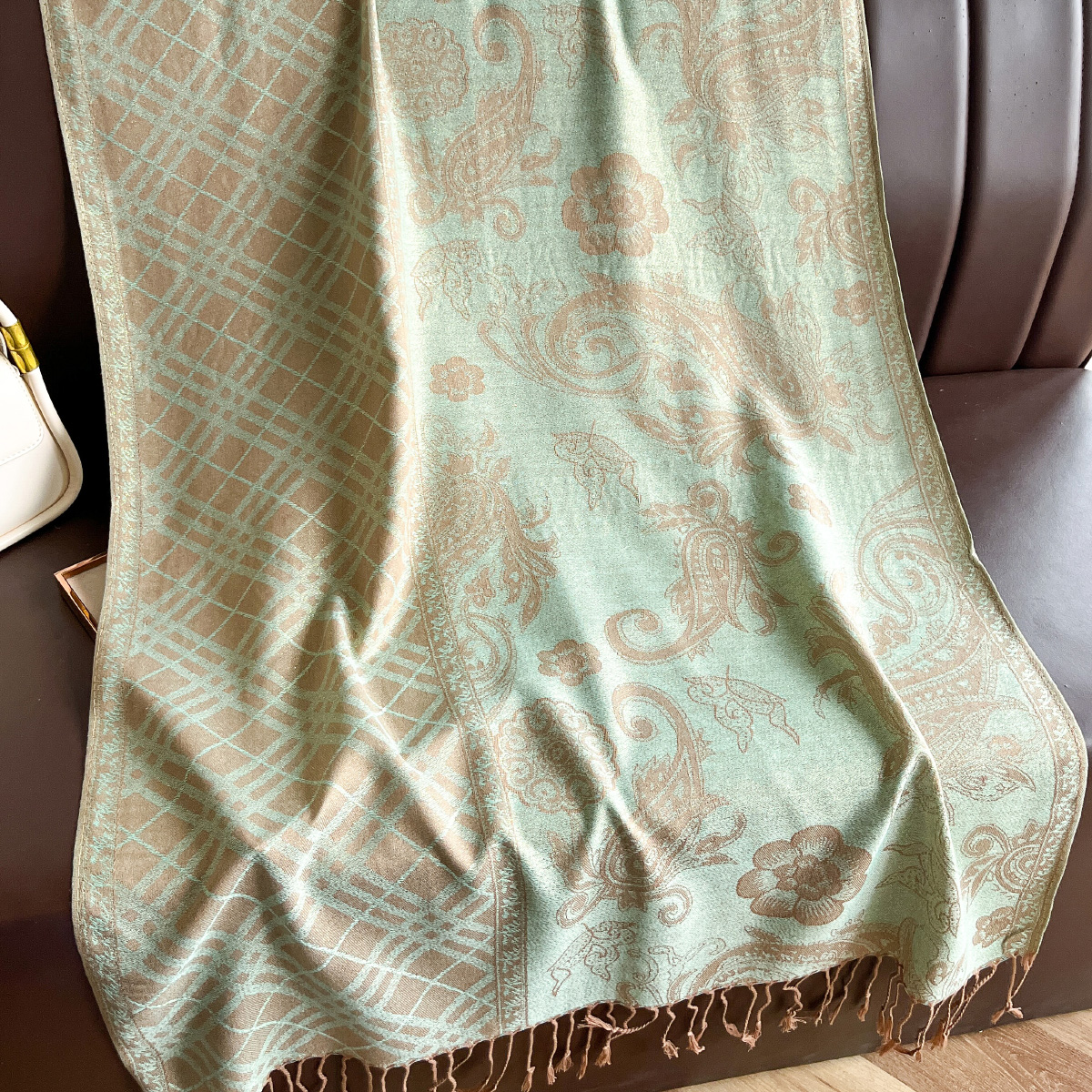 Femmes Paisley écharpe cachemire sentiment Pashmina châles gland Hijab bandeau Femme hiver foulards Foulard Bufanda 2025