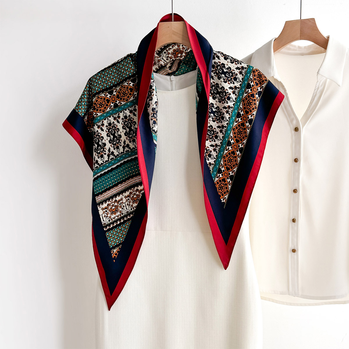 Écharpe carrée imprimée tendance pour femme, foulards en soie imitation douce, bandanas, hijab de luxe, châle élégant