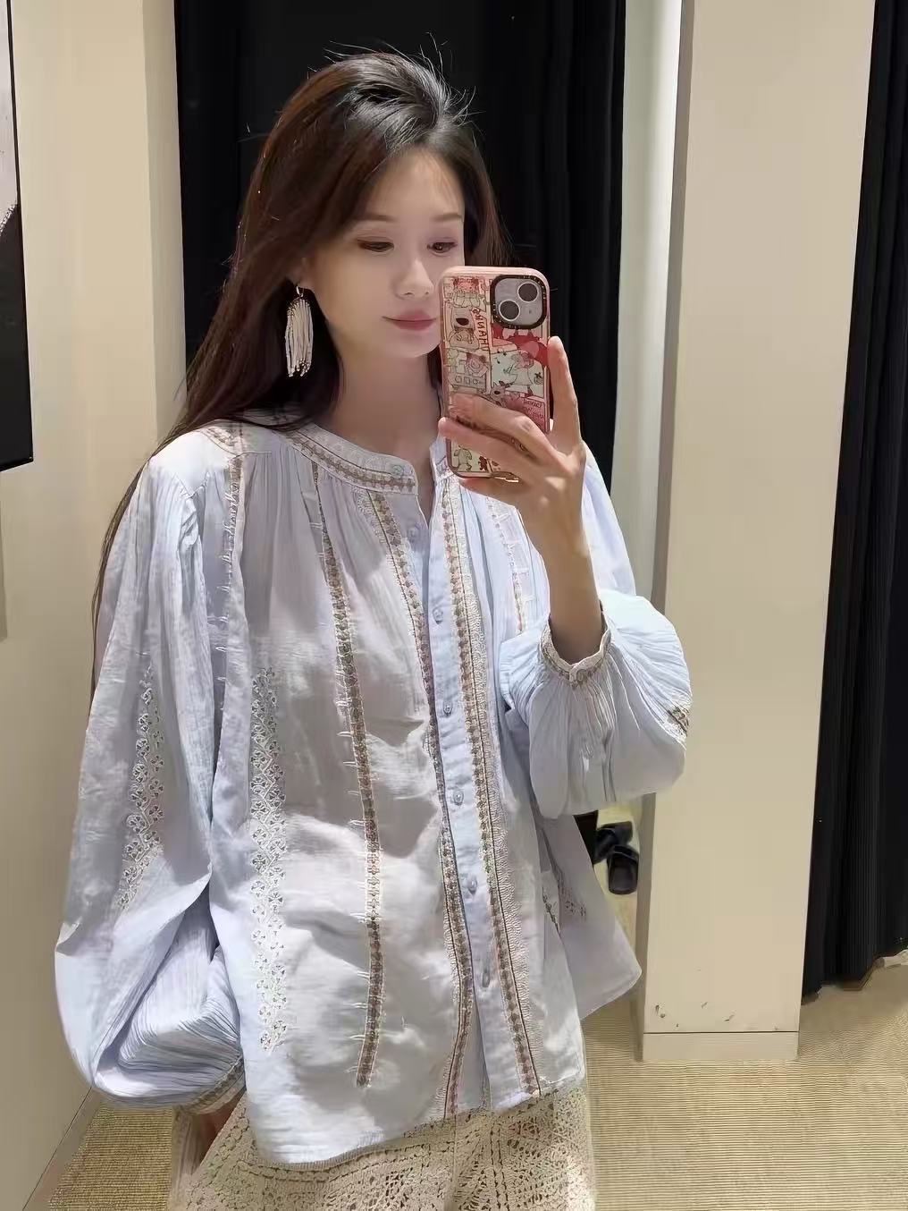 Chemise bohème brodée à manches longues pour femme, à col rond, boutonnée, ample, pour le début de l'automne