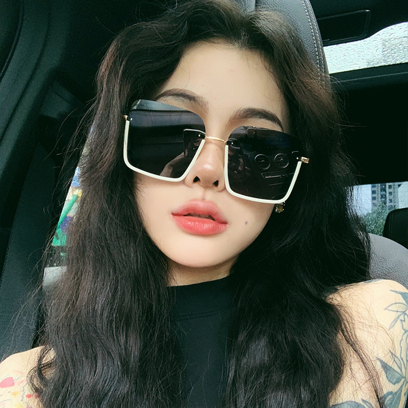 Lunettes élégantes pour femmes, noires, demi-montures, à la mode - résistantes aux UV, monture en métal, parfaites pour la mode et l'exploration en plein air