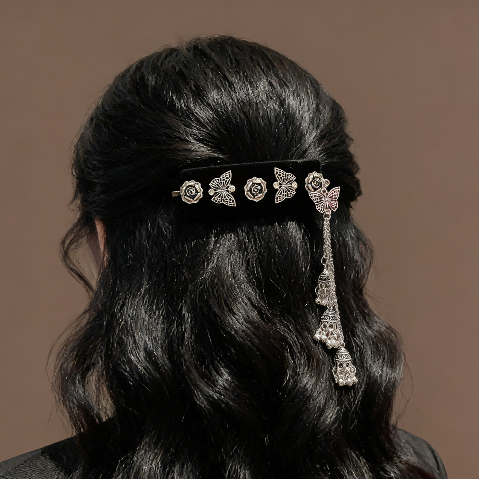Pince à cheveux avec pompon en alliage de Style ethnique, postiche faite à la main, frange élégante, Clip latéral, accessoire assorti, photographie de fête quotidienne