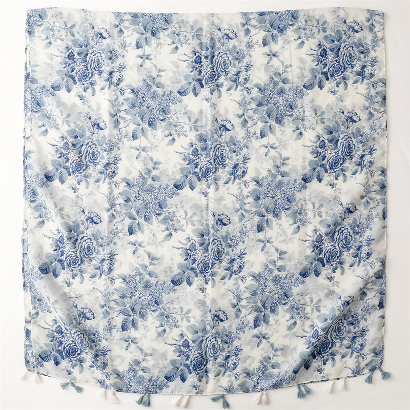 Classique bleu fleur imprimé écharpe élégant gland châle décontracté coupe-vent tête enveloppement Hijab crème solaire voyage serviette de plage pour les femmes