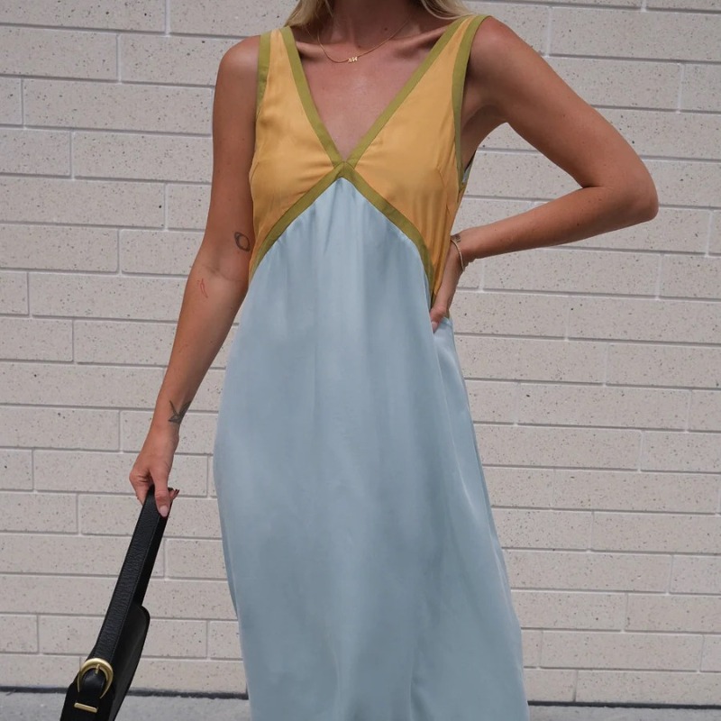 Robe femme mode col en v sans manches couleur bloquée grand groupe affichage printemps et été nouveaux produits