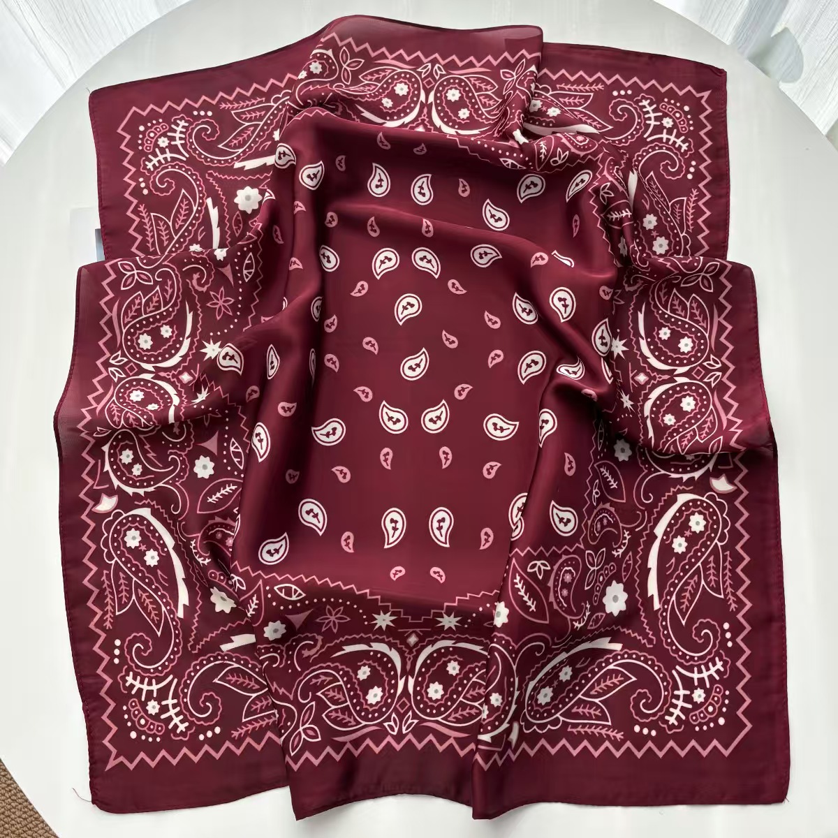 Écharpe carrée imprimée Paisley pour femmes, élégante, imitation soie, bandana, hijab rétro, foulard de luxe, châle