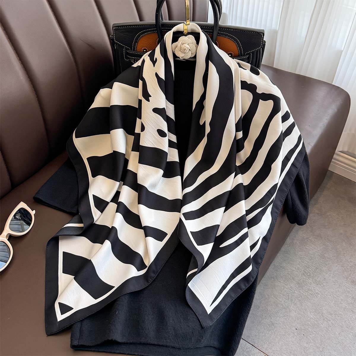 Foulard carré en soie sergée 90x90cm pour femme, châle doux, hijab de luxe, accessoires pour cheveux marron
