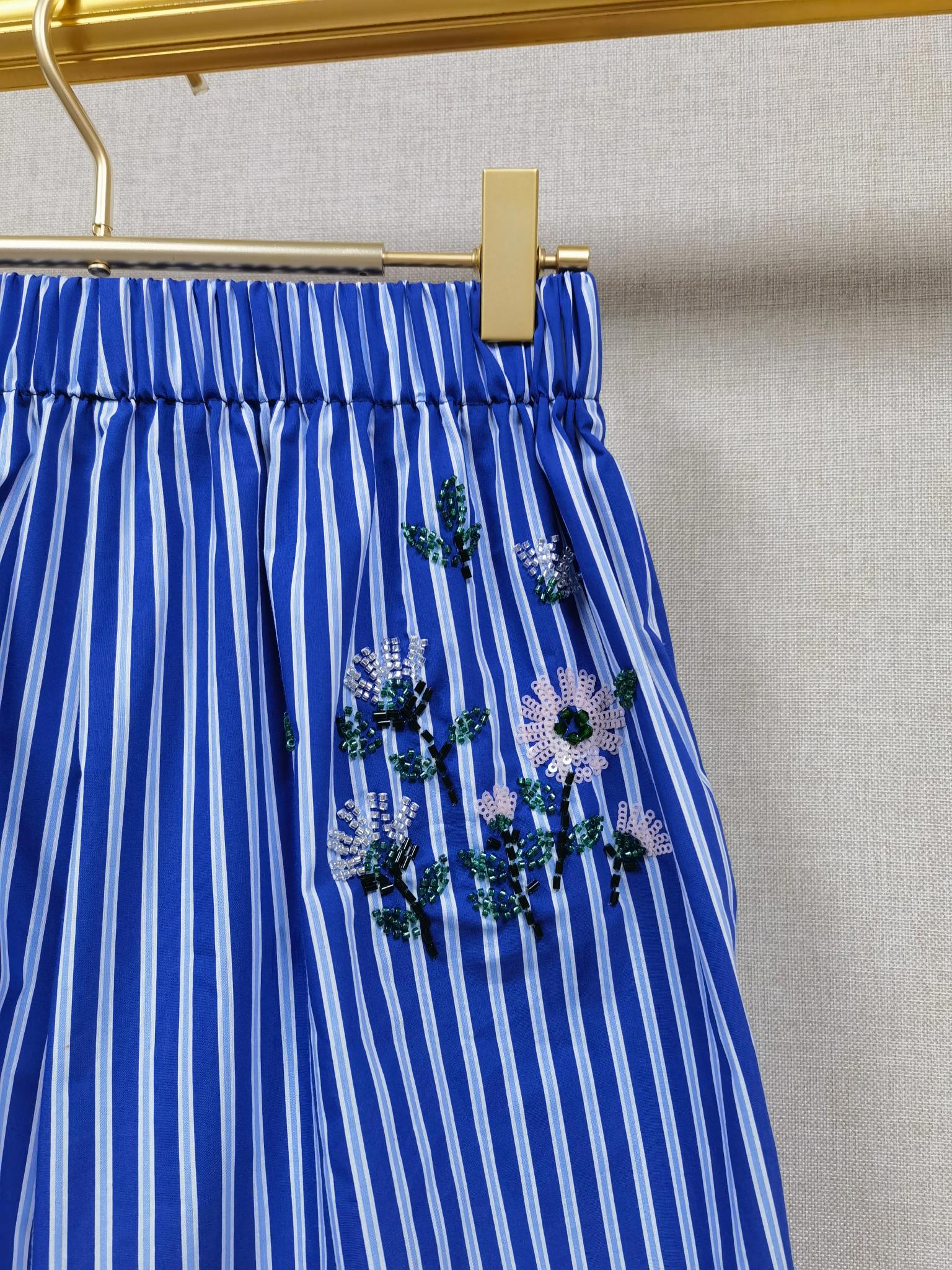 Chemisier ample rayé à broderie de perles florales pour femme avec cordon de serrage à la taille ou short taille haute élastique – Nouveauté été 2026
