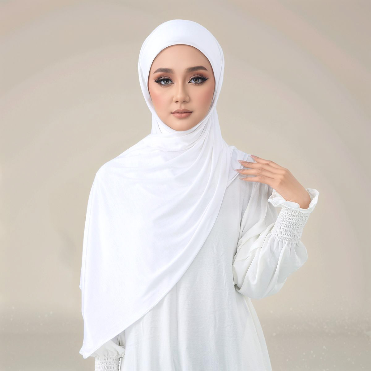 Nouvelle élasticité Modal Jersey Hijab instantané avec sangles femme musulmane Hijab doux solide chapeaux Turban Islam malaisie foulard
