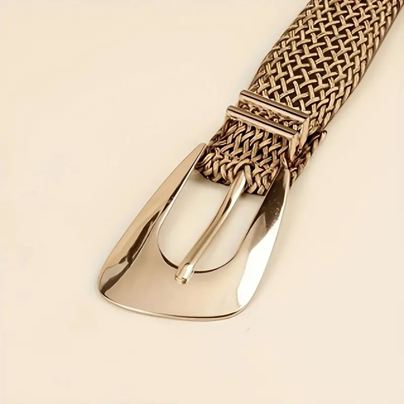 Ceinture décontractée en métal classique tissée en or avec boucle en métal irrégulière pour-up avec robe en jean