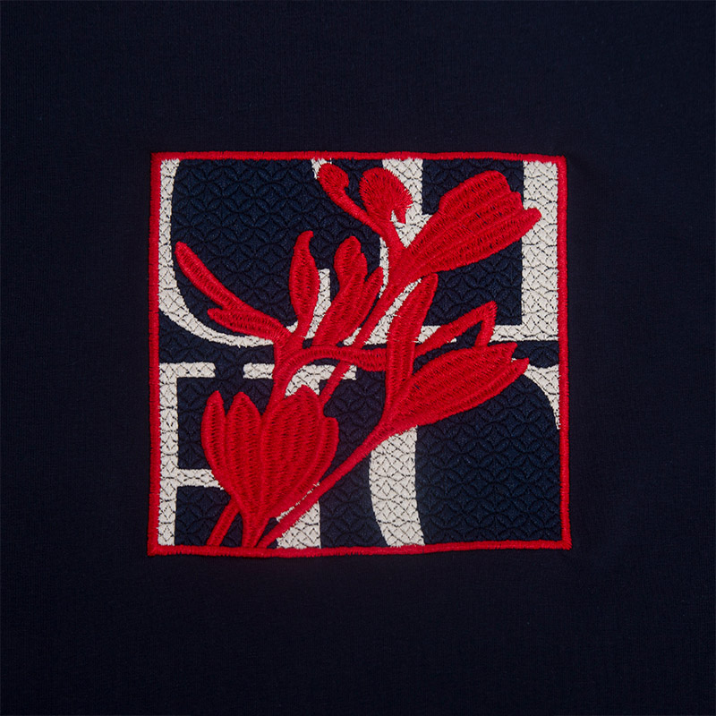 T-shirt à manches courtes pour femme CH, avec un col rond et un motif brodé floral rouge, un haut décontracté pour tous les jours