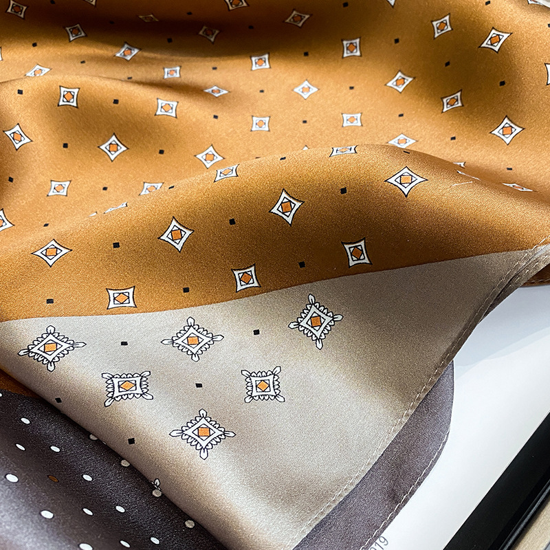 Foulard carré en soie de marque de luxe pour femmes, châles et enveloppes de bureau, petits cheveux, Hijabs, Foulard pour dames, 70x70cm, 2023