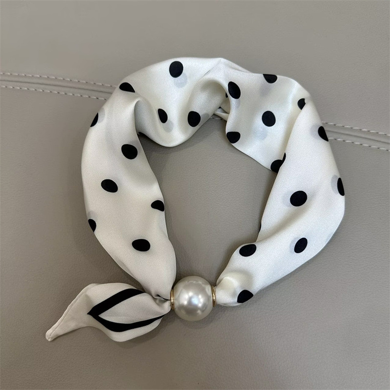 Foulard carré en soie de luxe pour femmes, mouchoir imprimé, collier de perles, boucle magnétique, enveloppes de cou, foulards croisés, Triangle