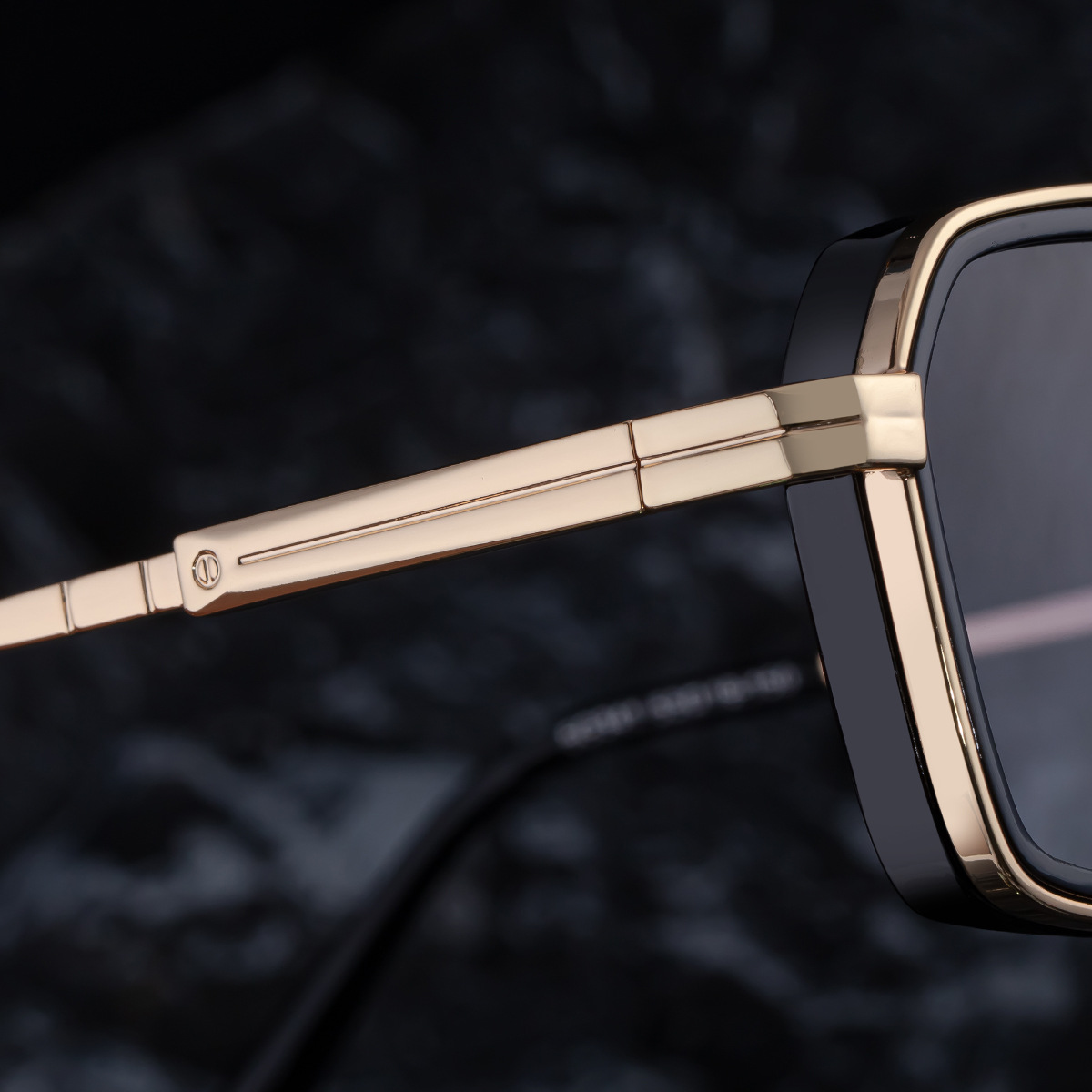 Lunettes de soleil tendance européennes et américaines pour hommes, branches métalliques rétro, Style Punk, haut de gamme, UV400, nouvelle collection 2025