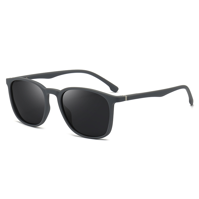Nouvelles lunettes de soleil simples à monture noire mate avec protection UV, adaptées à un usage quotidien. 3234