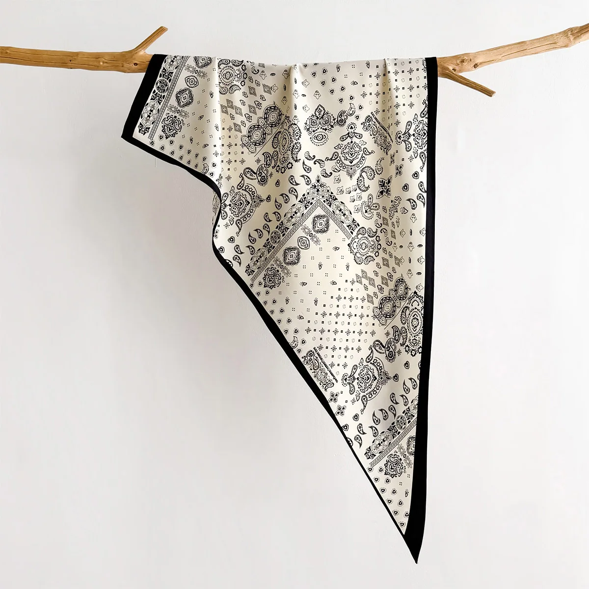 Écharpes en satin doux imitation soie, foulards carrés imprimés Paisley pour femmes, bandanas, hijab de luxe, foulards élégants, châles