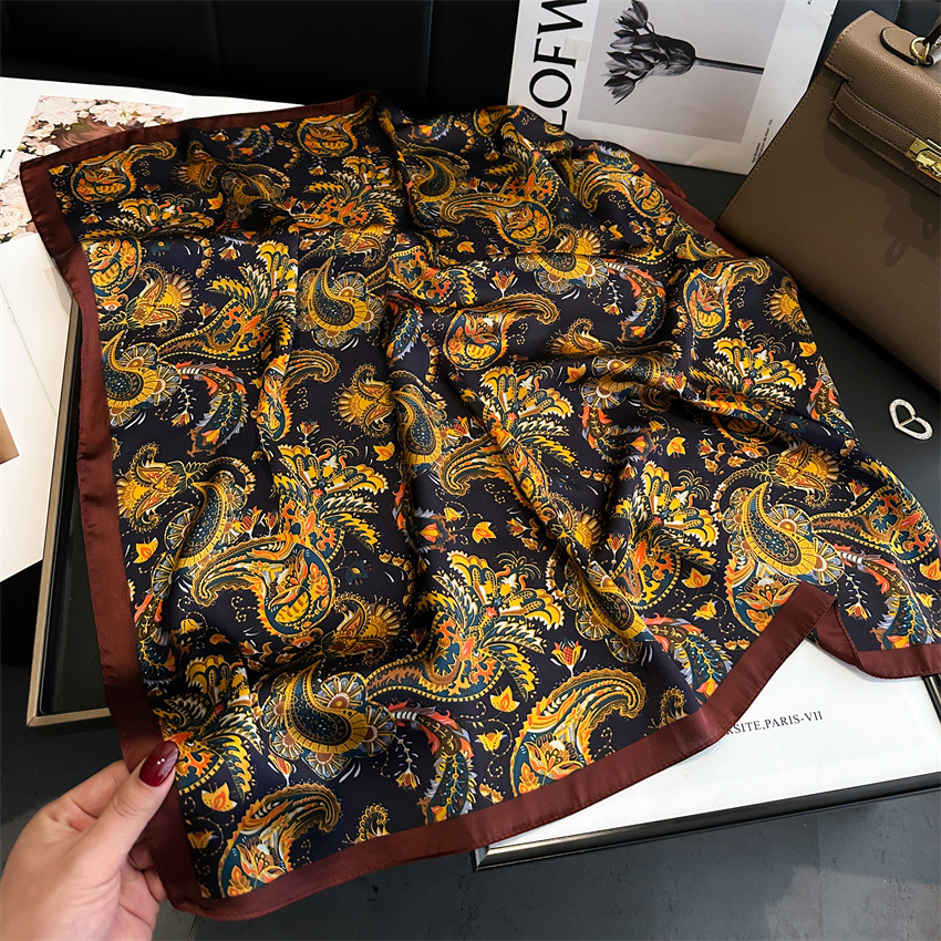Foulard carré imprimé Paisley, Bandana en Satin doux, Vintage, coupe-vent, châle enveloppant, Imitation soie, serviette de plage de voyage, nouvelle collection 2025