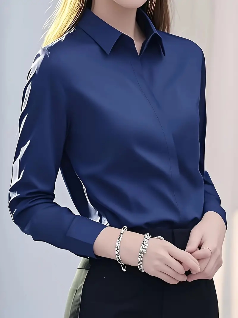 Chemise ajustée à manches longues pour femmes avec col classique, haut de travail polyvalent
