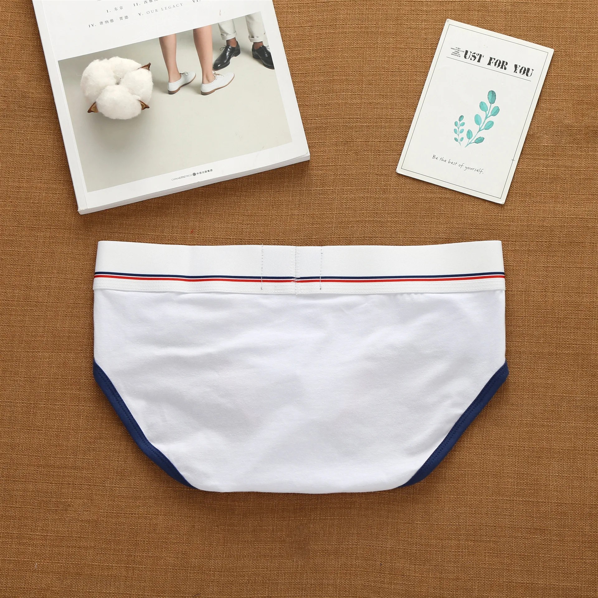 Sous-vêtements taille basse en pur coton pour hommes, lettre coréenne, slip élastique tendance à la mode