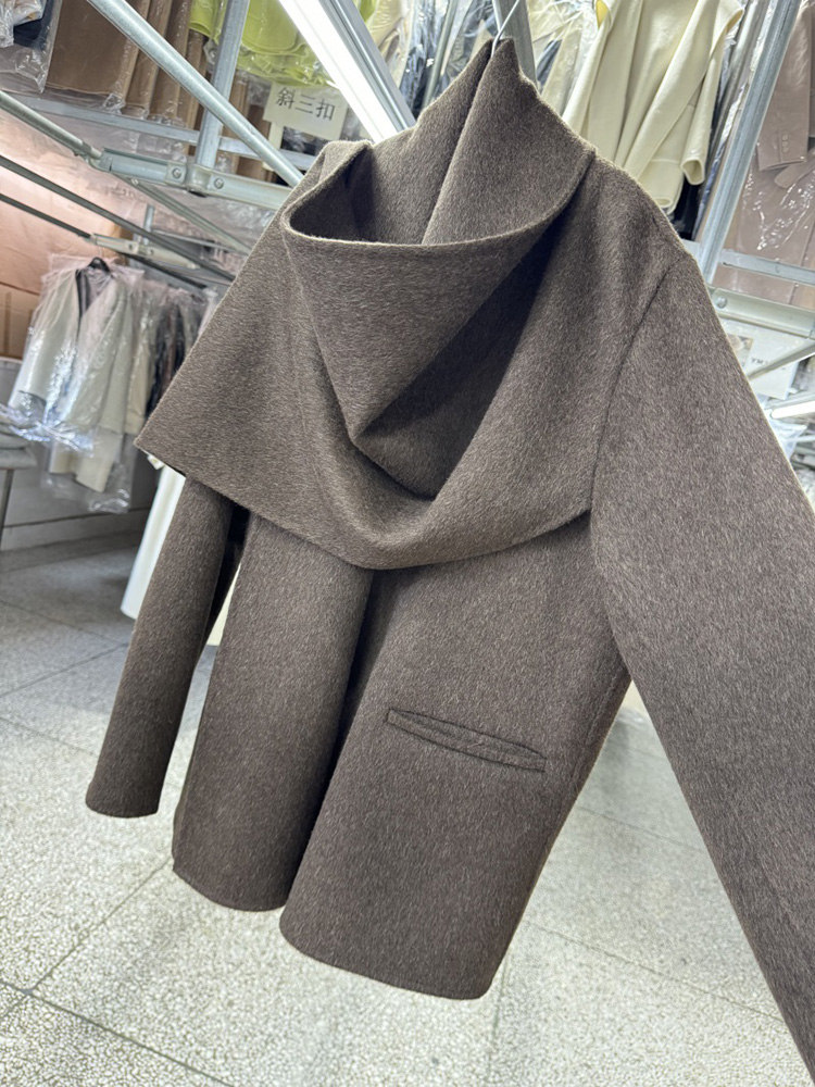 Manteau en laine à col écharpe couleur café pour femmes, veste élégante et ample pour femmes automne-hiver 2026