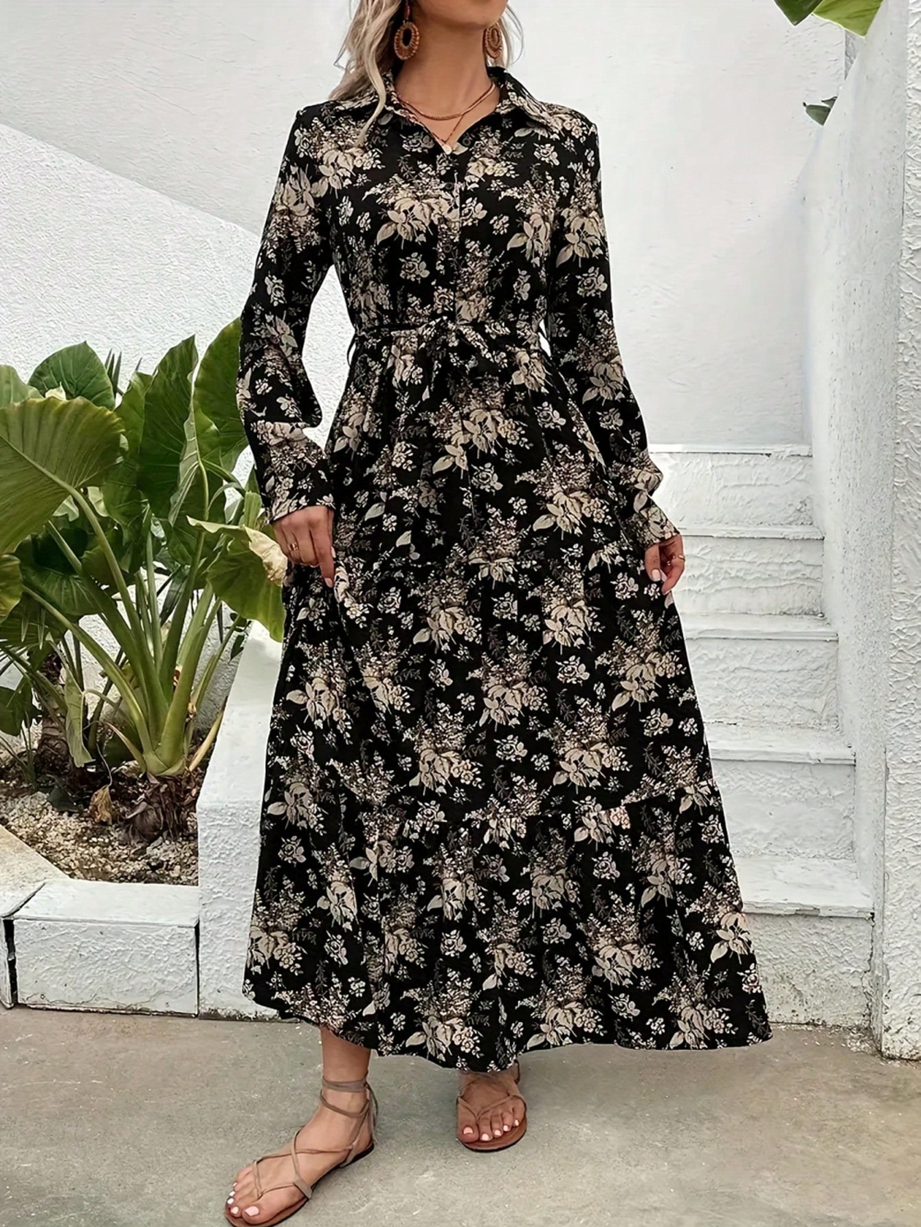 Les imprimés floraux dégagent une ambiance tendance et amincissante, avec des jupes pour femmes à manches longues et des styles décontractés amples.