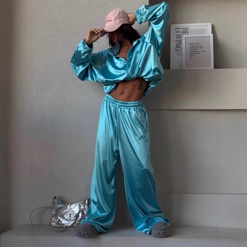 Ensemble de survêtement décontracté deux pièces pour femme, tendance printemps-été 2026, avec sweat à capuche oversize et pantalon large