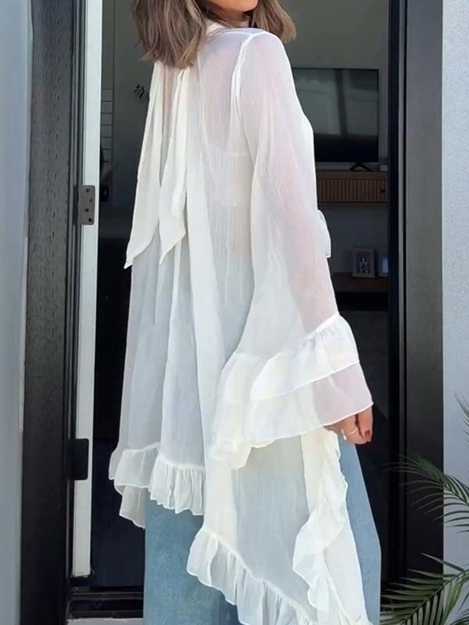Chemisier blanc en mousseline transparente pour femme, avec volants, ourlet asymétrique, manches cloche fluides, style bohème