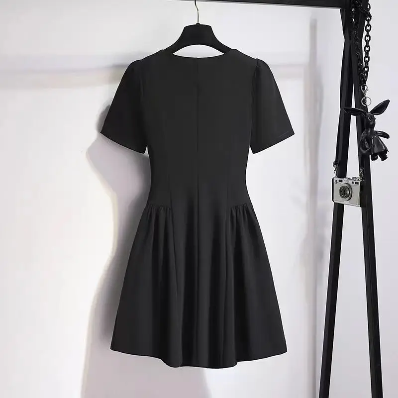 Robe d'été de style coréen pour femmes, grande taille, slim, mode, tempérament, élégant, décontracté, style Hepburn, petite robe noire.