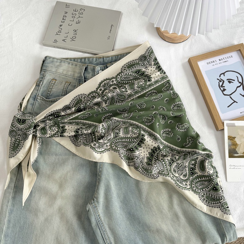 Foulard en soie triangulaire multifonctionnel de style coréen, de haute qualité, utilisable comme bandeau, écharpe, étole, châle ou petit foulard
