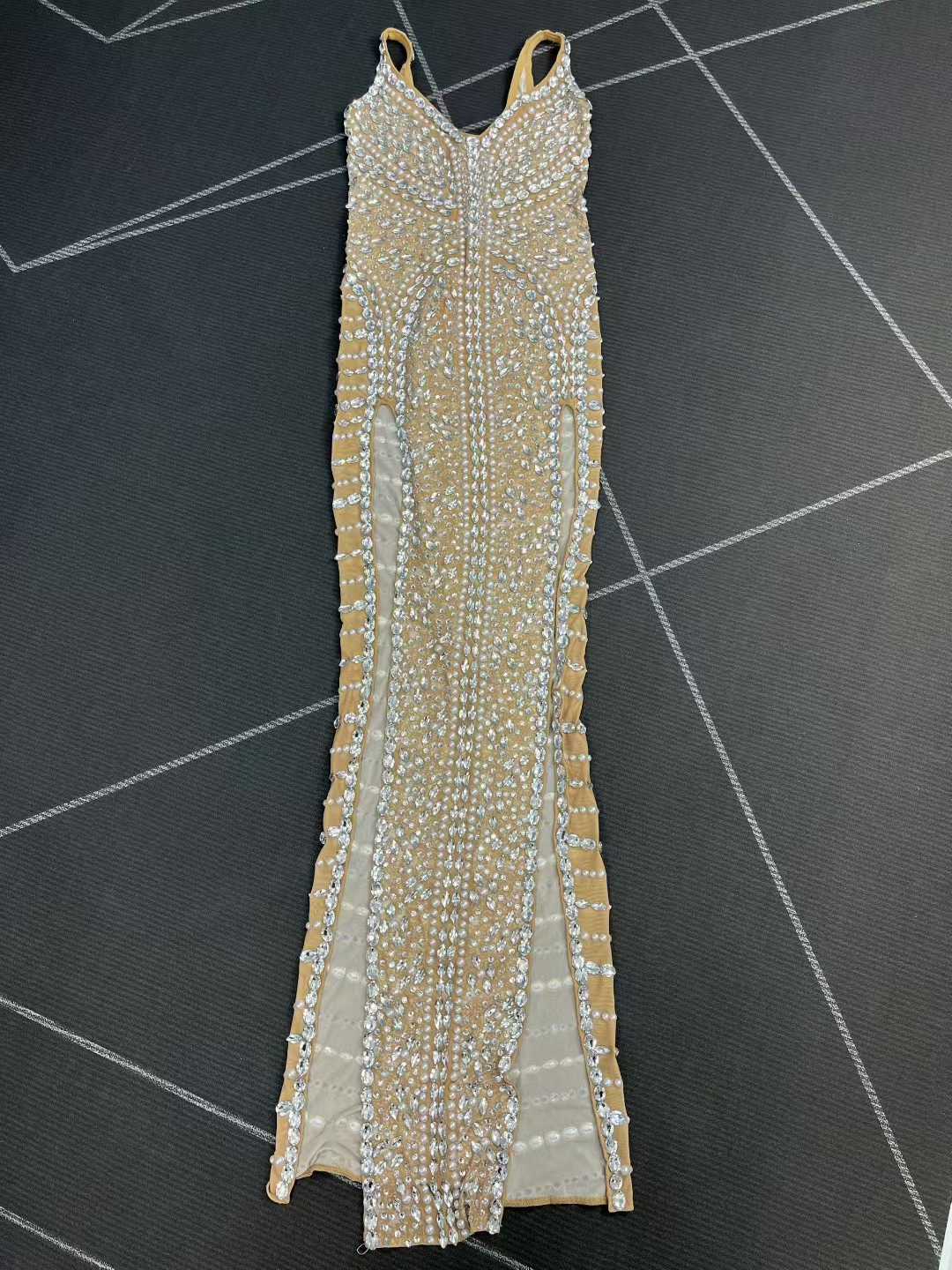 Robe de luxe scintillante avec strass et perles, Sexy, col en v, fente haute, robe de soirée, Cocktail, fête d'anniversaire, tapis rouge, vêtements de scène