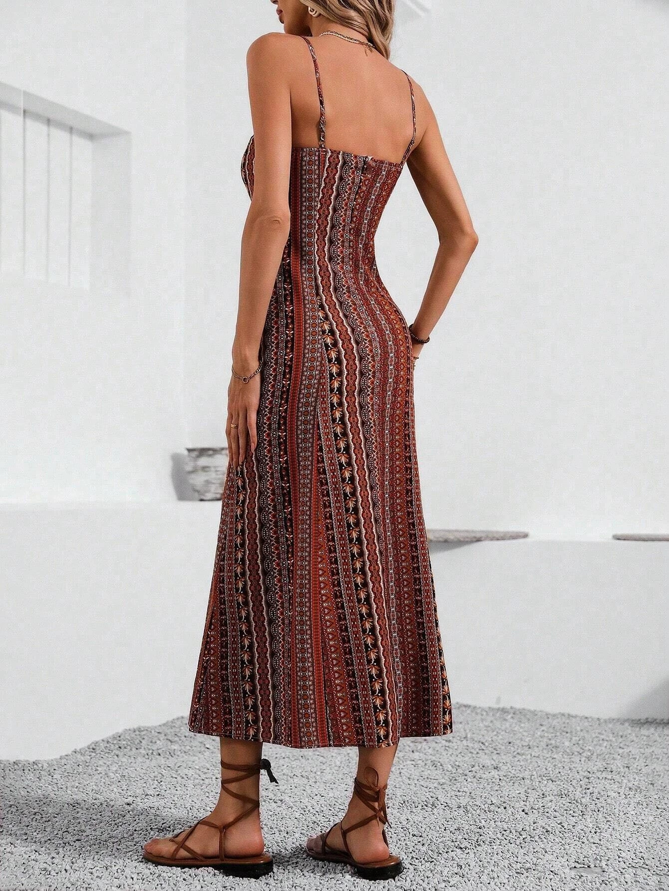 Robe longue d'été pour femme, style bohème, à motif ethnique, dos nu, fente sur la cuisse, avec volants, pour la plage
