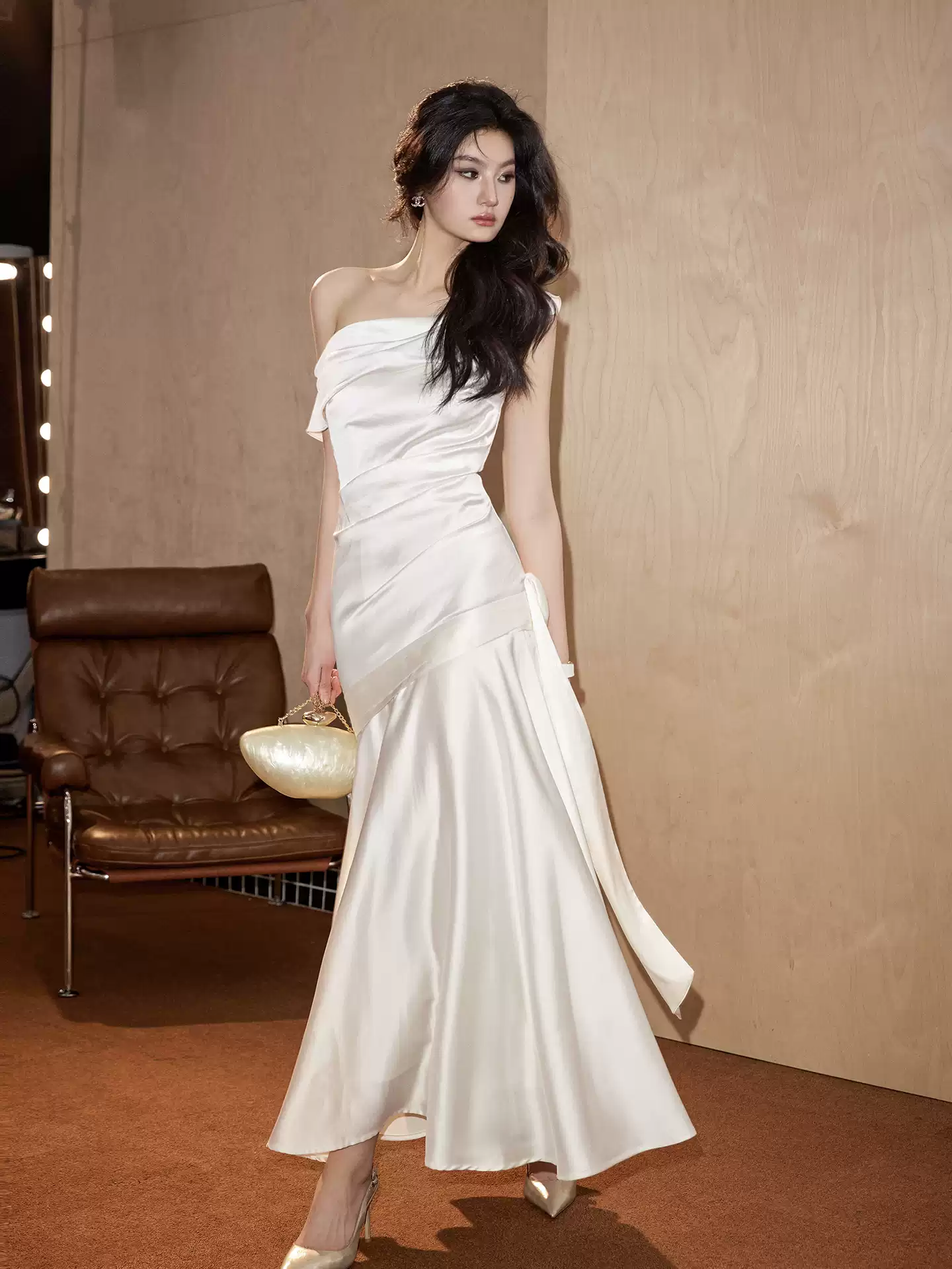 Robe élégante sans manches à épaules dénudées pour femme, robe de soirée haut de gamme sophistiquée cintrée à la taille