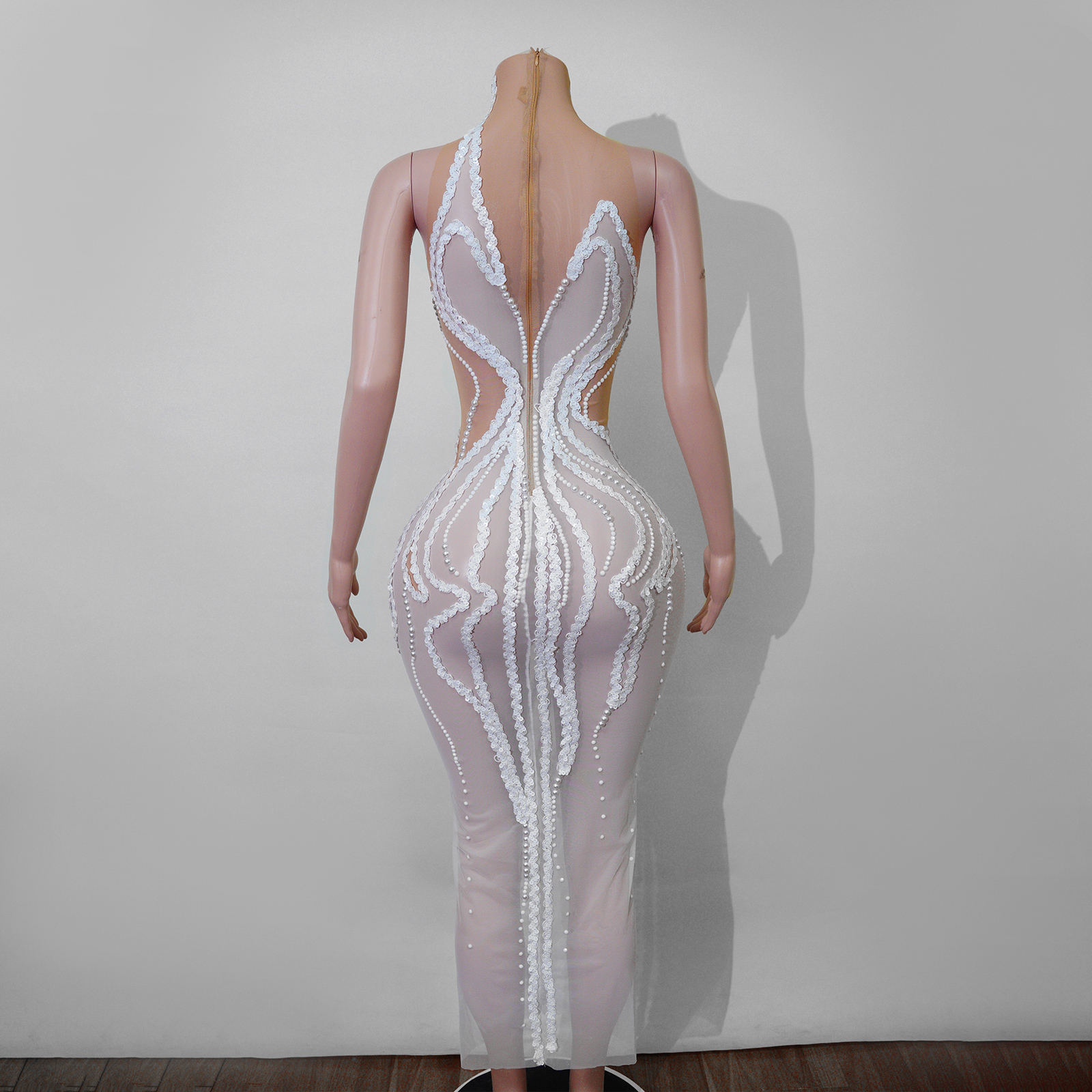 Robe midi blanche en maille transparente ornée de perles et de paillettes, tenue de scène pour Drag Queen, robe de concours ornée de strass, tenue de festival, tenue de rave, robe de fête d'anniversaire