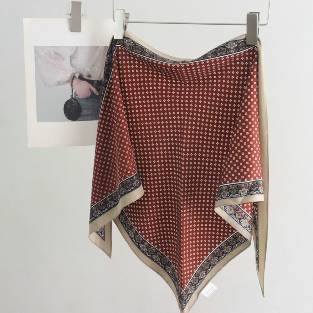 Nouvelle Écharpe Triangulaire en Satin pour Femme, Accessoire Vestimentaire Décoratif, Style Tie-Dye, Ceinture en Jean Rétro, Polyvalente, Printemps et Été